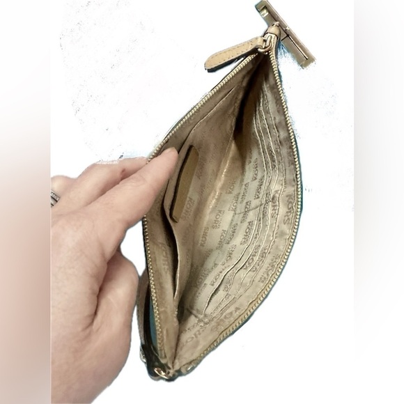 👜Michael by Michael Kors Wristlet👜 - Picture 7 of 7